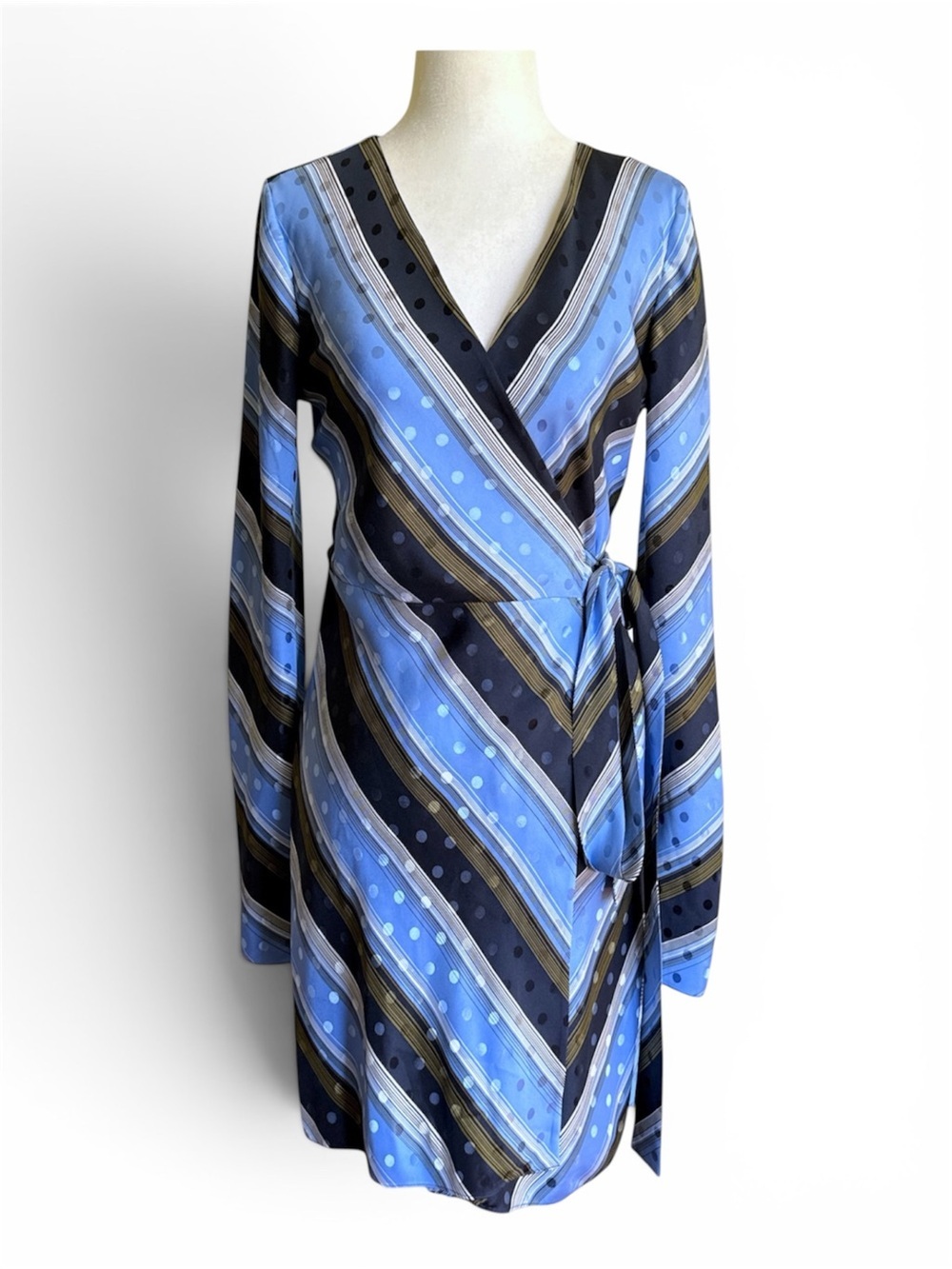 Diane Von Furstenberg 100% Silk Wrap Mini Dress Size 2